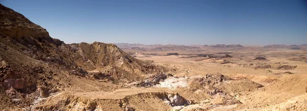 Panorama ad ampio angolo del paesaggio desertico — Foto Stock