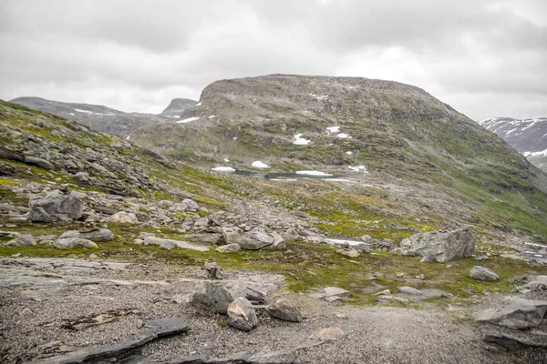 Paisaje montañoso dramático en Escandinavia — Foto de Stock