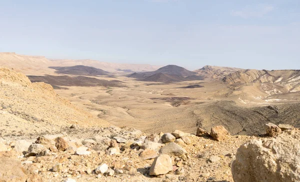 Panorama del desierto en Israel Cráter Ramón —  Fotos de Stock