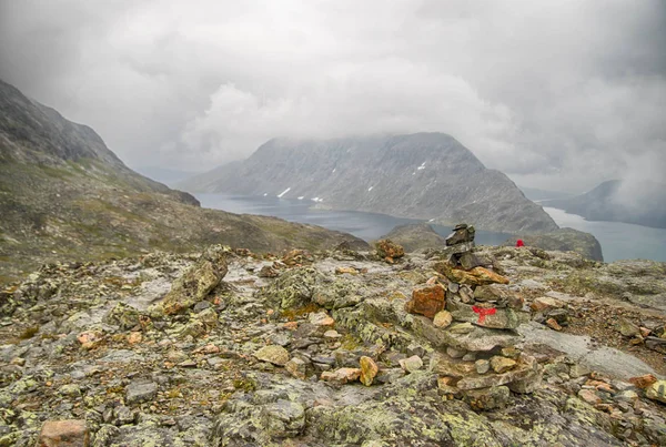 Caminhadas de montanha na Noruega — Fotografia de Stock