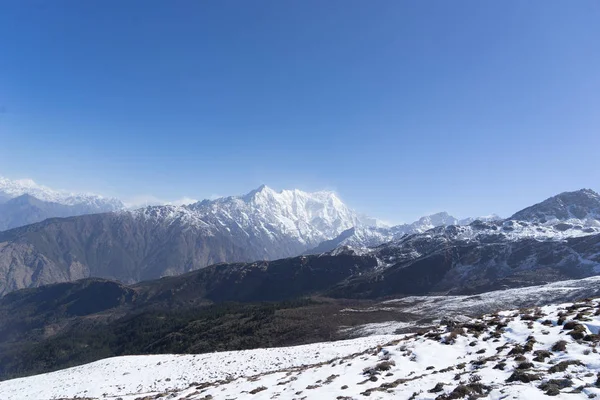 Montanhas de neve pico no Nepal Himalaia — Fotografia de Stock