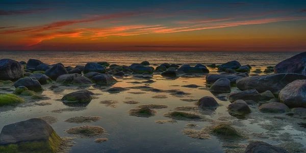 Coucher de soleil coloré sur la mer Baltique — Photo