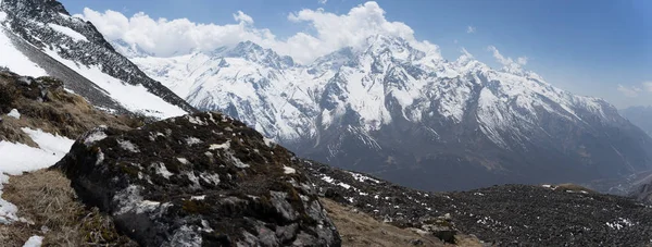 Paisagem montanhosa em nepal — Fotografia de Stock