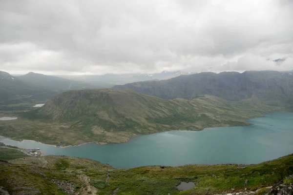 Norveç'te hiking dağ — Stok fotoğraf