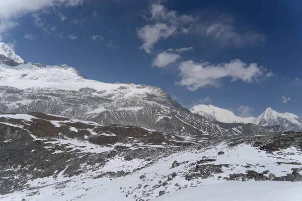 Горный ландшафт Непала — стоковое фото