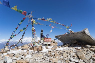 Buda Dağı zirvesinde Nepal
