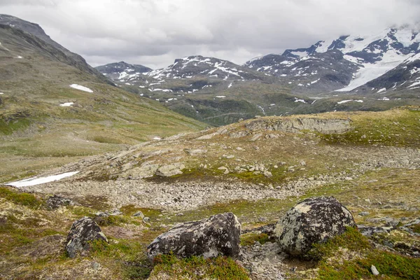 Ταξίδι στη Νορβηγία βουνά στο καλοκαίρι — Φωτογραφία Αρχείου