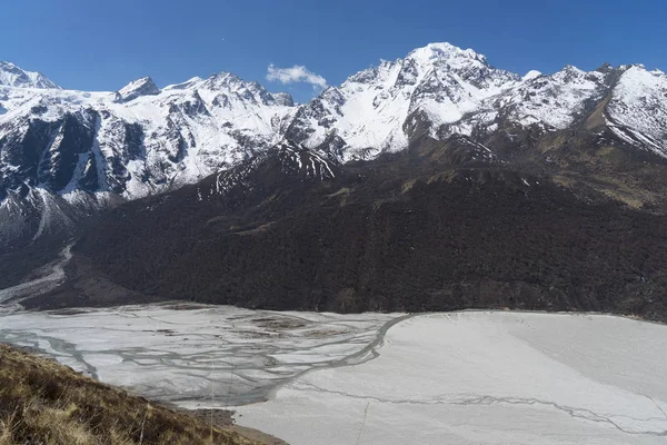 Paisagem montanhosa em nepal — Fotografia de Stock