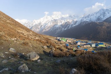 Dağ Nepal Vadisi'nde Lodges Köyü