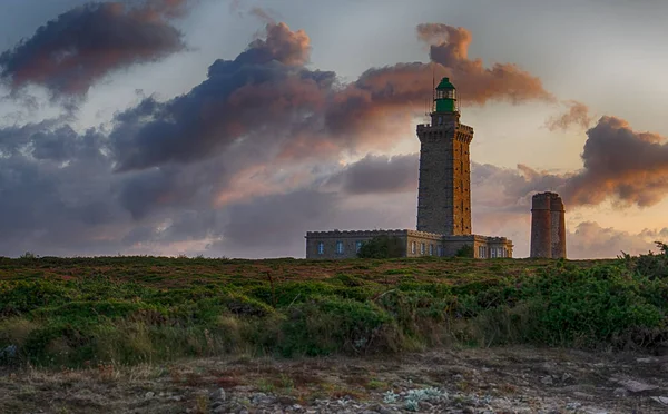 Faro sul tetto Frehel, Bretagne, Costa Britannica — Foto Stock