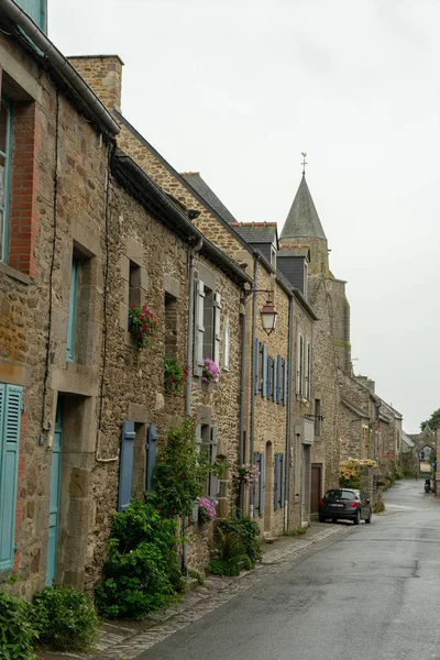 Arkitektur av franska liten stad i Britanny — Stockfoto