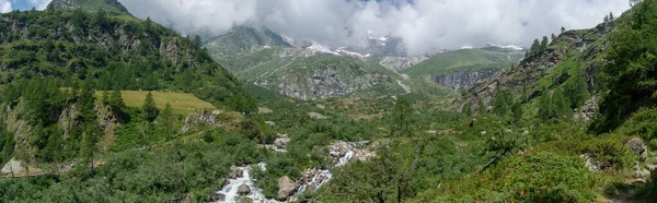 Trekking w Alpach Włoskich — Zdjęcie stockowe