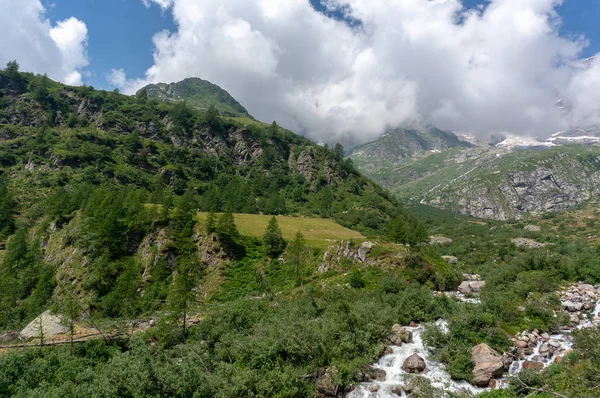 Trekking w Alpach Włoskich — Zdjęcie stockowe