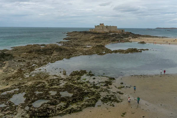 San Malo Atrakcją Turystyczną Zamek Fort Woda Krajobraz Morski — Zdjęcie stockowe