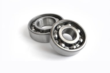 Beyaz arka plan üzerinde iki yatakları