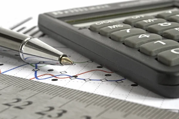 Fundo de negócios com gráfico, régua, caneta e calculadora — Fotografia de Stock