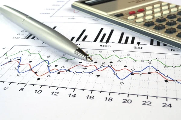 Sfondo aziendale con grafico, righello, penna e calcolatrice — Foto Stock