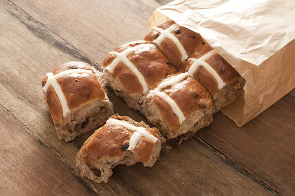 Hot Cross Buns for Easter in a paper packet — Stock Photo, Image