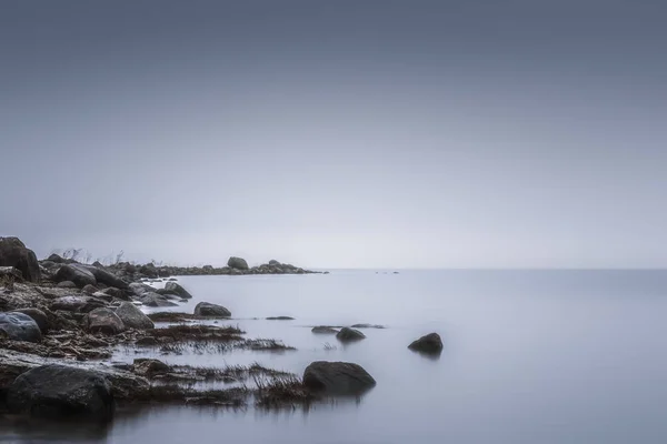 Água Calma Costa Rochosa — Fotografia de Stock