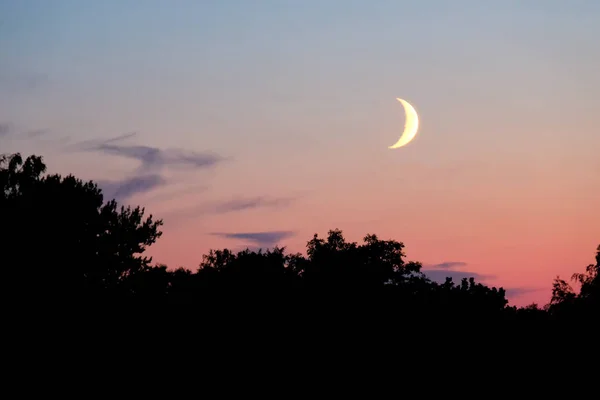 Красивий Вечір Червоне Небо Місяць — стокове фото