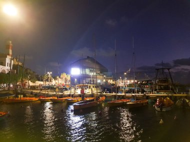 Akdeniz kıyısındaki Tel Aviv şehri