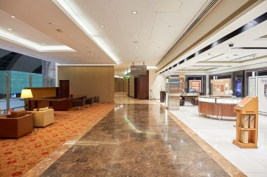 Emirates ilk class lounge