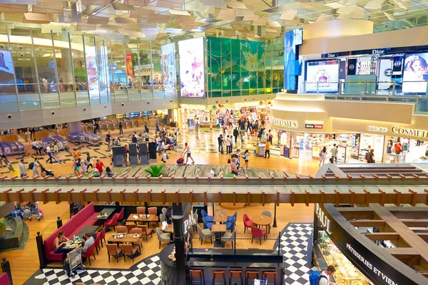 Binnenkant van Changi Airport — Stockfoto