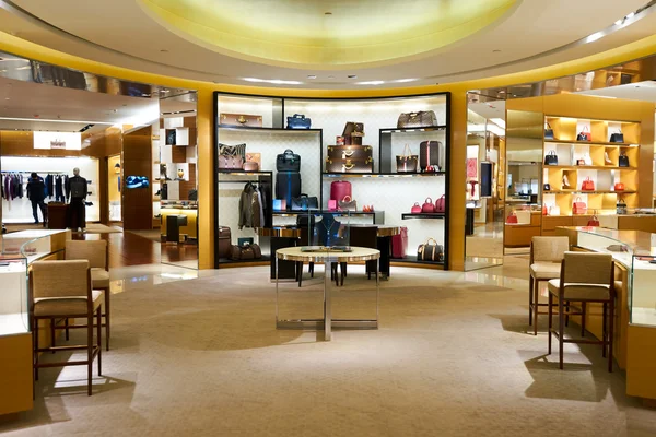 Louis Vuitton store – Stock Editorial Photo © kobbydagan #127908342