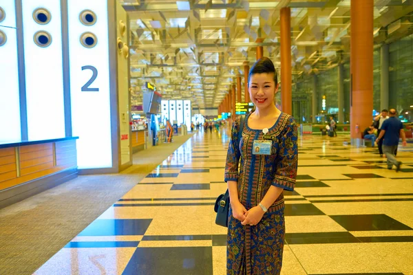 在樟宜机场的女人 — 图库照片