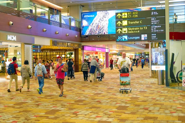 Dentro del aeropuerto de Changi — Foto de Stock