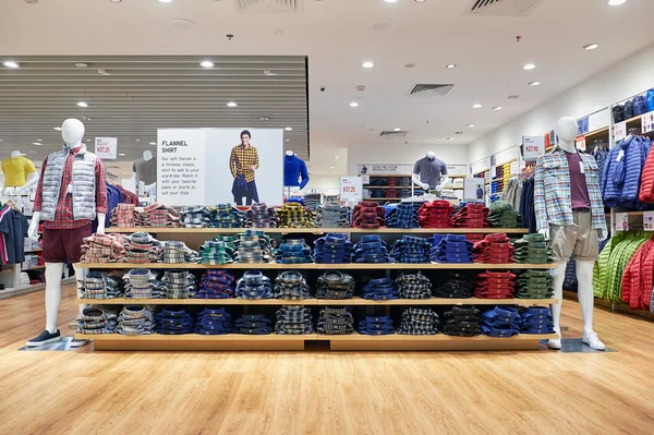 Inside of Uniqlo store — Stock Photo, Image