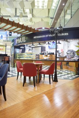  Paul, Singapur Changi Havalimanı