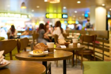 Changi Havaalanı'nda Starbucks