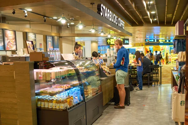 Starbucks am singapore changi flughafen — Stockfoto