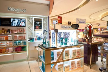 Kozmetik mağazası Changi Havaalanı'nda