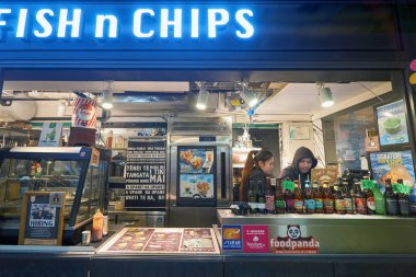 vitrin Beyaz Sakal balık ve cips