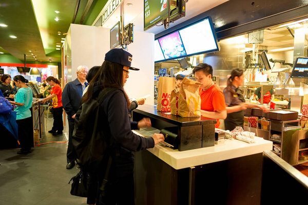 Ресторан McDonalds в Гонконге
