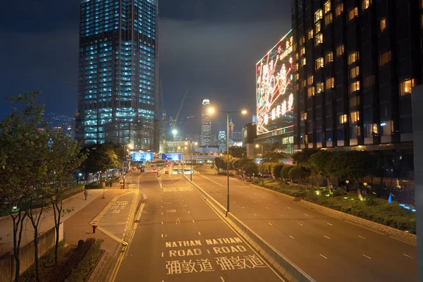 Beleuchtete Straße in Hongkong — Stockfoto