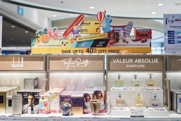 Magasin de cosmétiques à l'aéroport de Changi — Photo