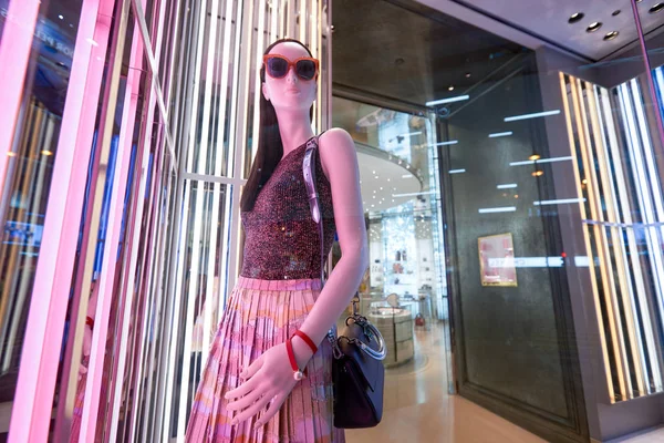 Mannequin at Dior boutique — Stock Photo, Image