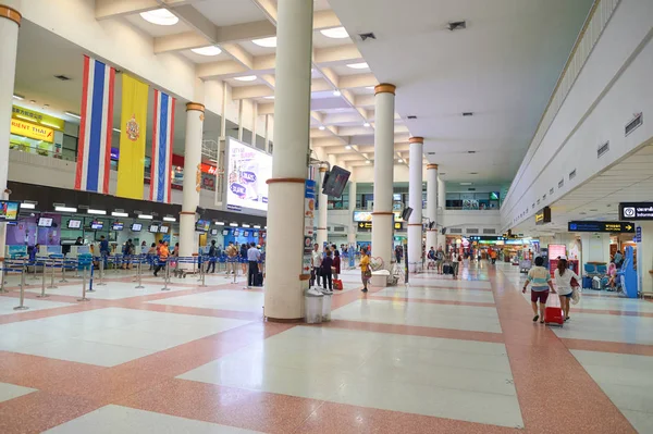 Check-in přepážky na mezinárodní letiště Phuket — Stock fotografie