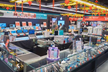 Elektronik mağazasında alışveriş merkezi