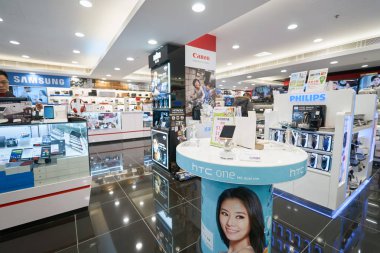 Elektronik mağazasında alışveriş merkezi