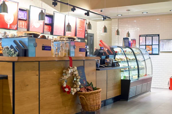 Starbucks wnętrze Pulkovo Lotnisko. — Zdjęcie stockowe