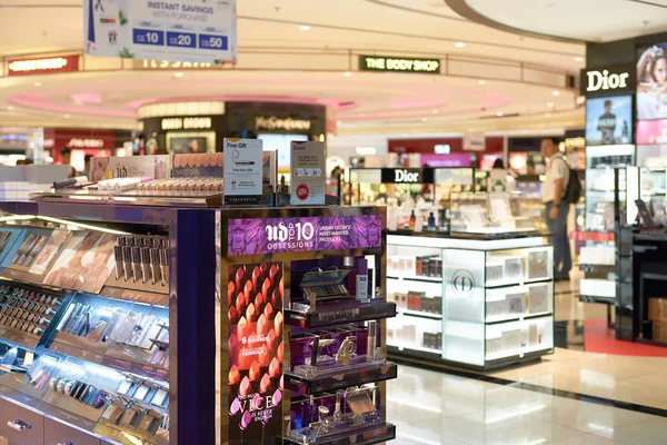 Cosmetica store op Changi Airport — Stockfoto