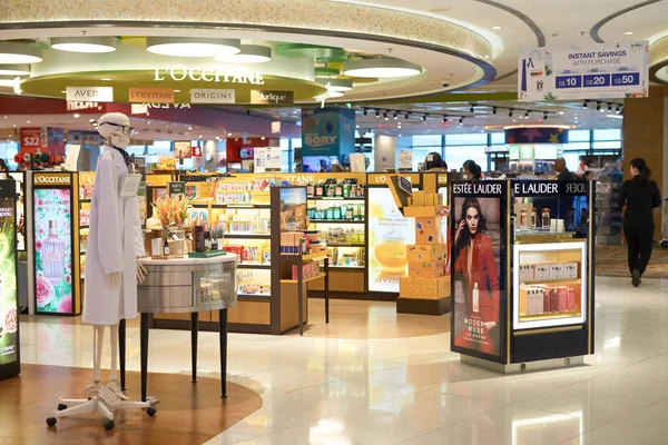 Магазин косметики в аэропорту Чанги — стоковое фото