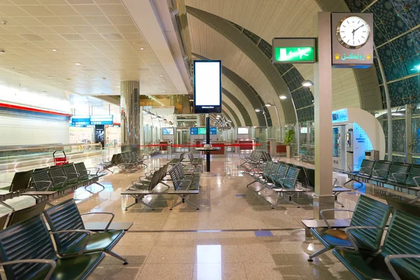 Εσωτερικό του διεθνές αεροδρόμιο του Ντουμπάι — Φωτογραφία Αρχείου