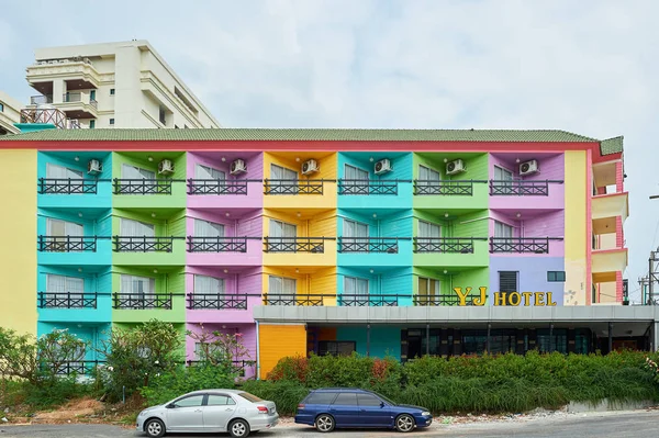 Bâtiment coloré à Pattaya — Photo