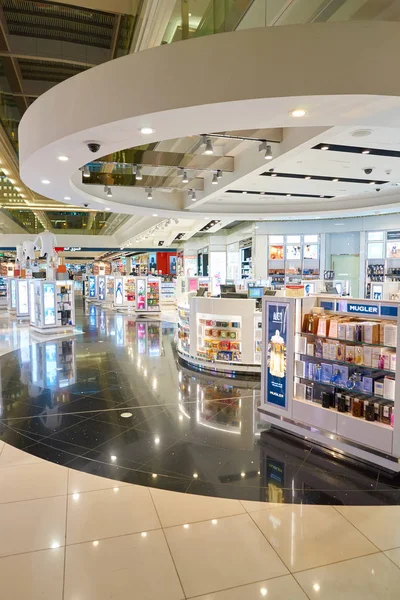 Duty free Tienda de cosméticos — Foto de Stock