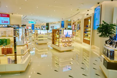 kozmetik mağazası iç 